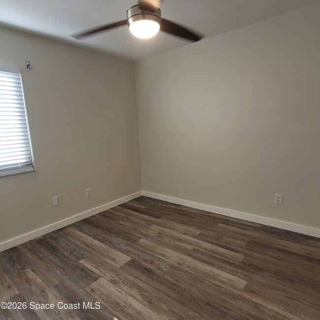 Building Photo - 1460 Sheafe Ave NE