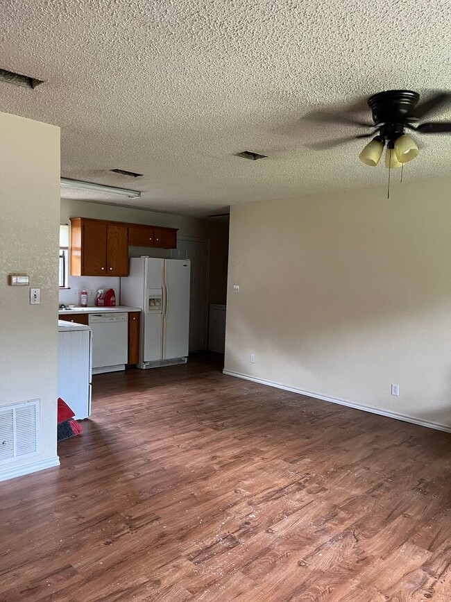 Building Photo - 604 Leftwich St