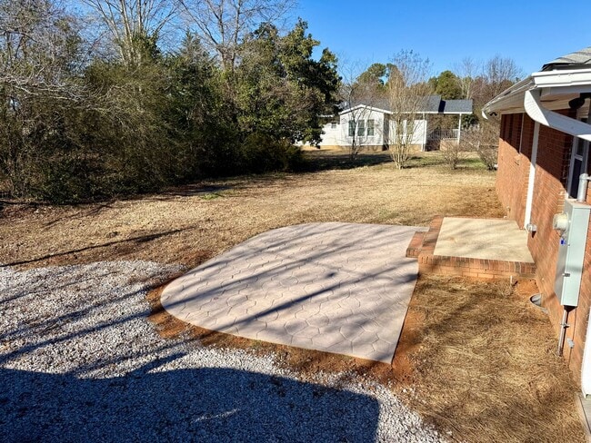 Building Photo - Completely Remodeled Home For Rent!