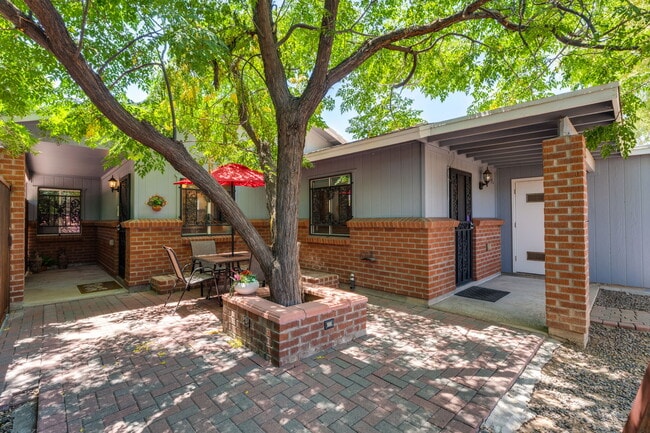 Building Photo - 2724 N Gill Ave