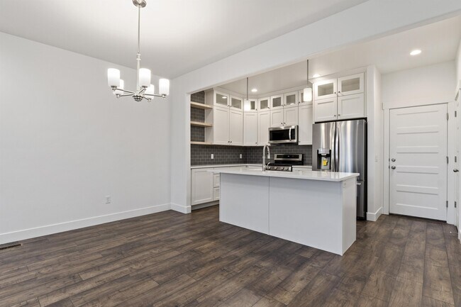 Building Photo - 14806 Queens Garden Ln