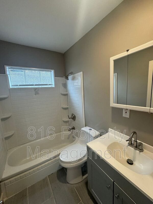 Building Photo - 1817 E 82nd St