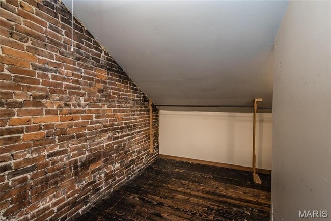 Building Photo - 2350 S 10th St