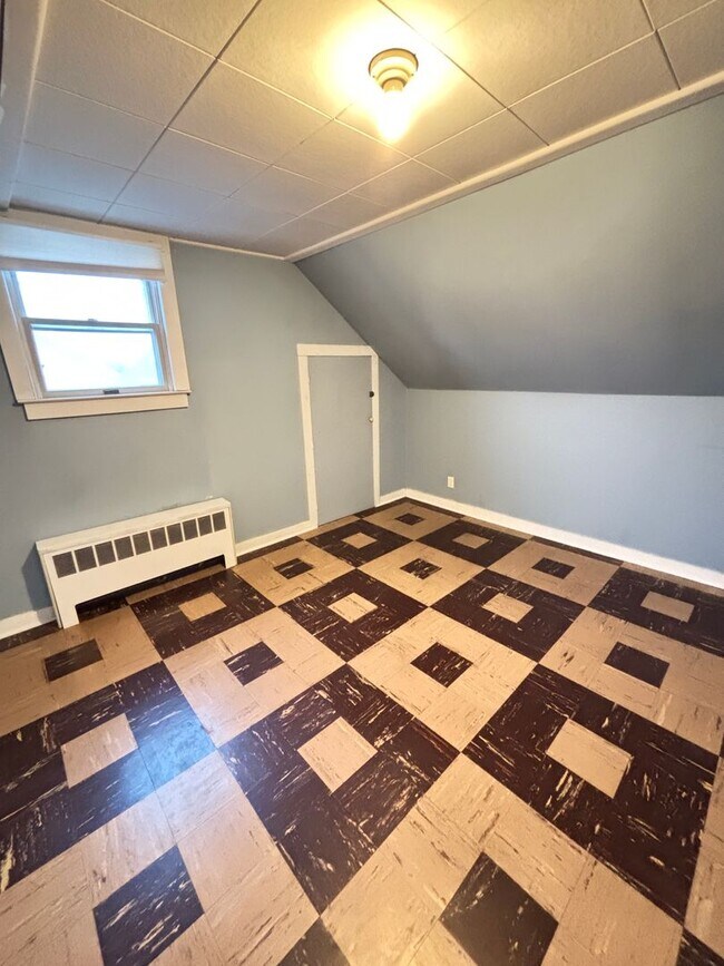 Building Photo - 4br Home for rent in Bethlehem PA