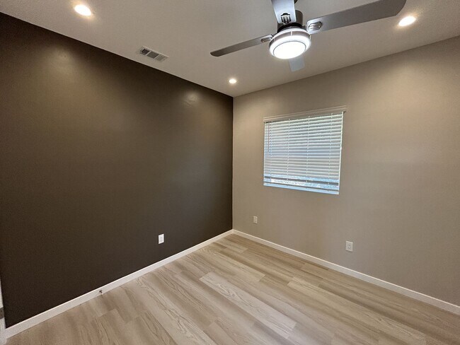 Building Photo - Newly Built 4 bed 2 bath unit (2024)