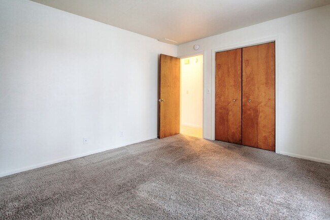 Building Photo - Two Bedroom - Ground Floor - Attached Garage