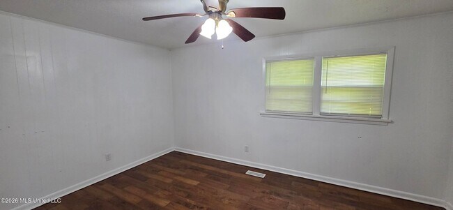 Building Photo - 3111 Revere St