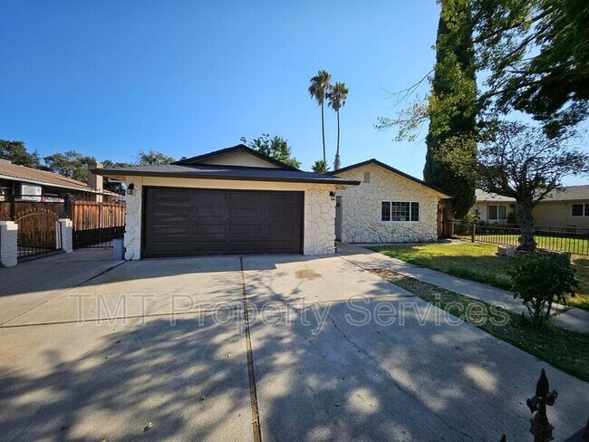 Primary Photo - 760 Castle Oaks Dr