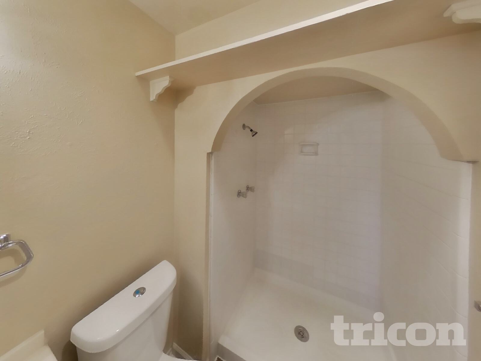 Building Photo - 345 Ivy Way