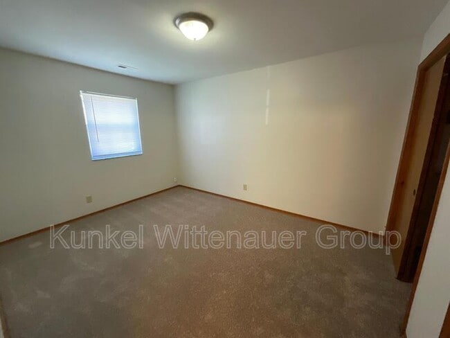 Building Photo - 1815 Jamestown Rd