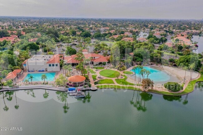 Building Photo - 1326 E Catamaran Dr