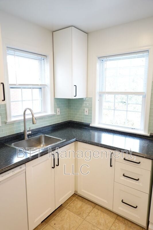 Building Photo - 8207 Garland Ave