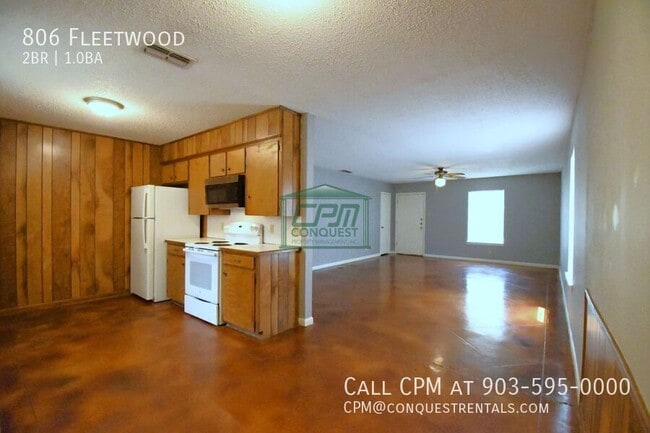 Building Photo - 806 Fleetwood-