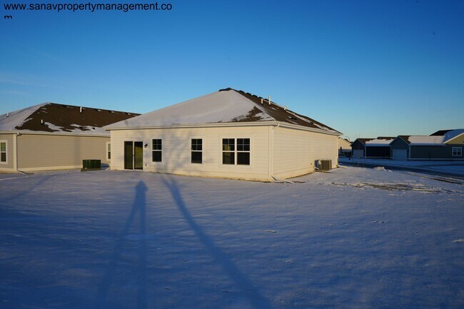 Building Photo - "Ranch Retreat: Seamless Serenity in Single-Level Splendor with Trailside Tranquility"