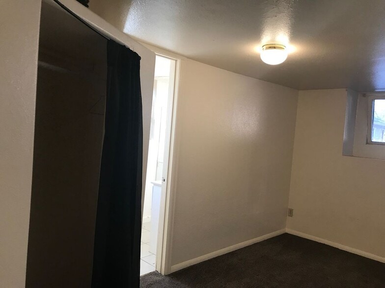 Building Photo - 630 E Boulder St