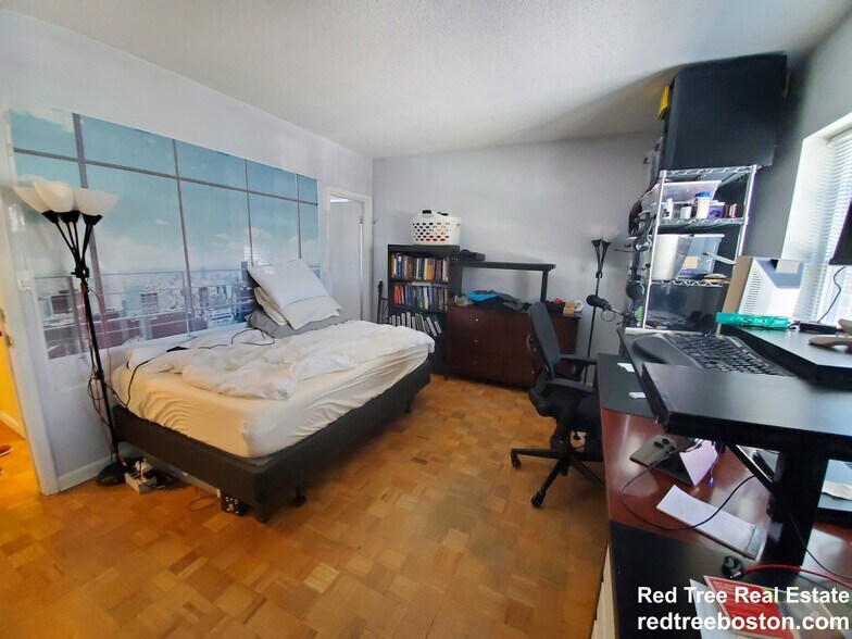 Building Photo - 162 Lake Shore Rd