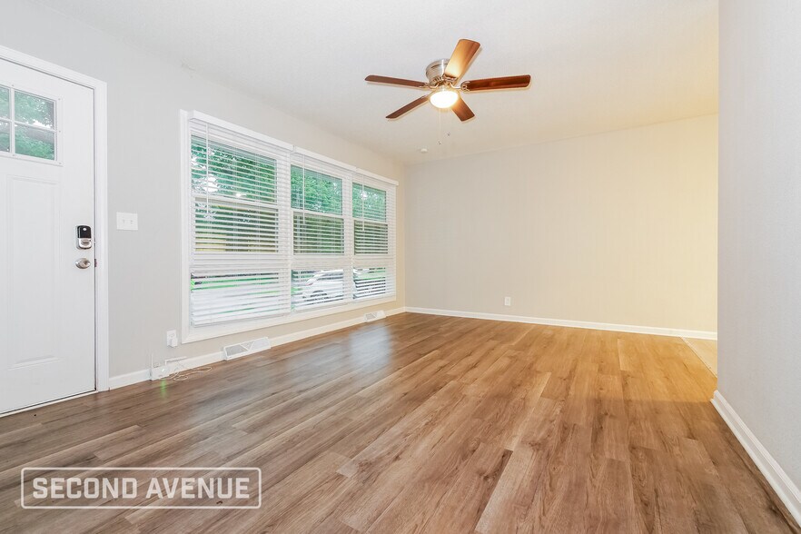 Building Photo - 401 Lacy Ln