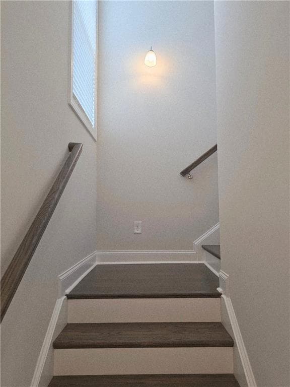 Building Photo - 657 Summitt Hl Wy