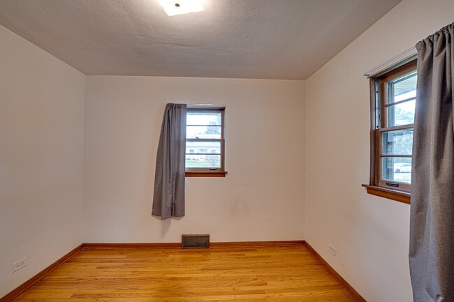 Building Photo - 1221 N Webster St