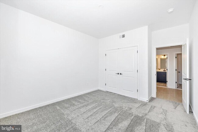 Building Photo - 1631 Blacksmith Wy