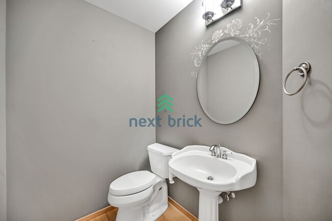 Building Photo - Beautiful 3 Bed, 2.5 Bath Parkside Home – ...