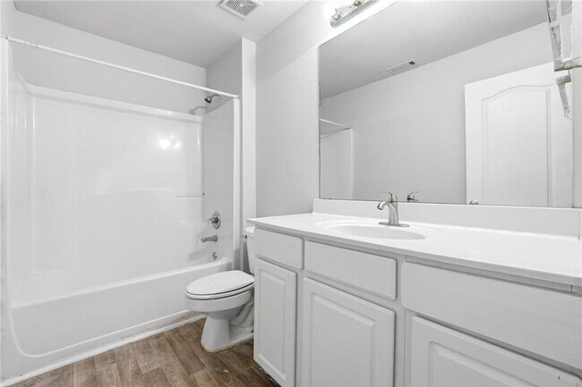 Building Photo - 1006 Ivydale Cir