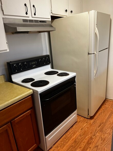 Building Photo - 8709 Candlewood Trl