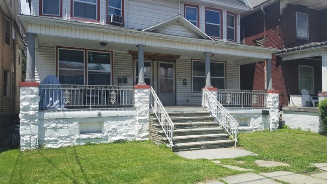 Primary Photo - 212 Prospect Ave