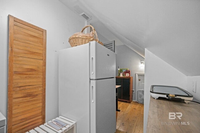 Building Photo - 20971 Bishop Rd