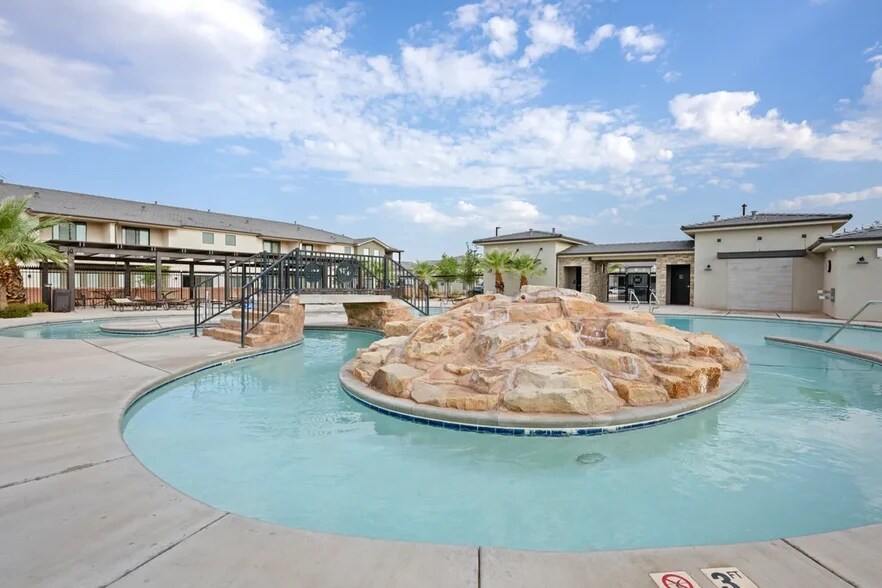 Building Photo - 832 S American Beech Ln