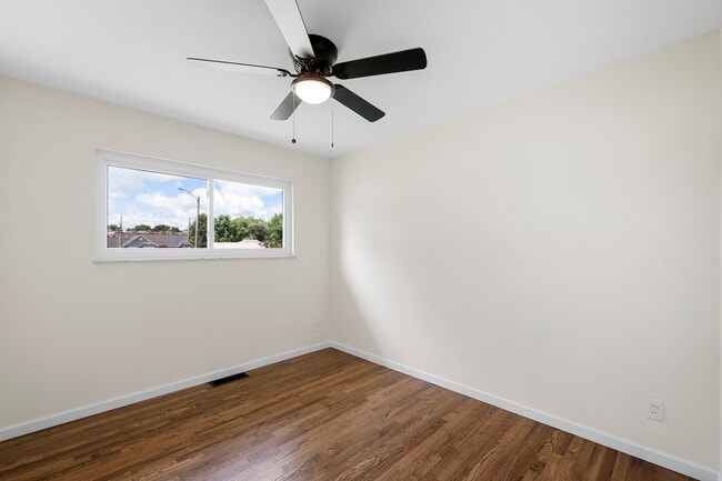 Building Photo - 7944 Lavington Dr