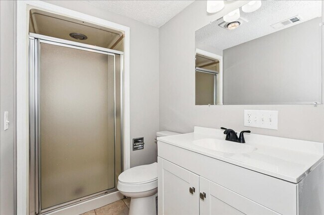 Building Photo - 3 bedroom 2 bath Ranch Home in South Wichita!