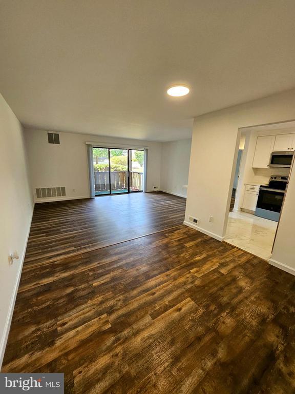 Building Photo - 1205 Maresfield