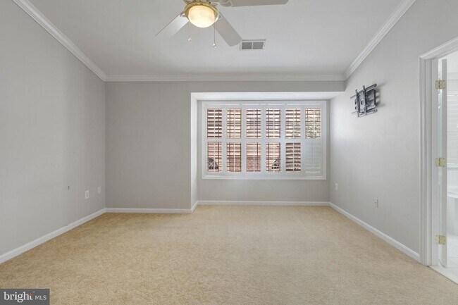 Building Photo - 434 Clayton Ln