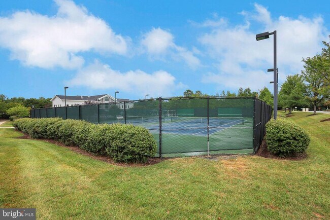 Building Photo - 9850 Solar Course