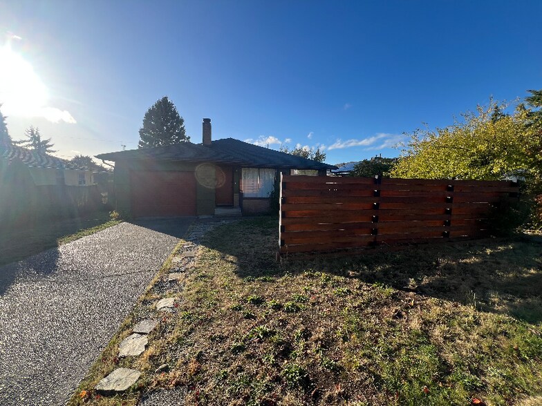 Building Photo - 2344 N Winnifred St