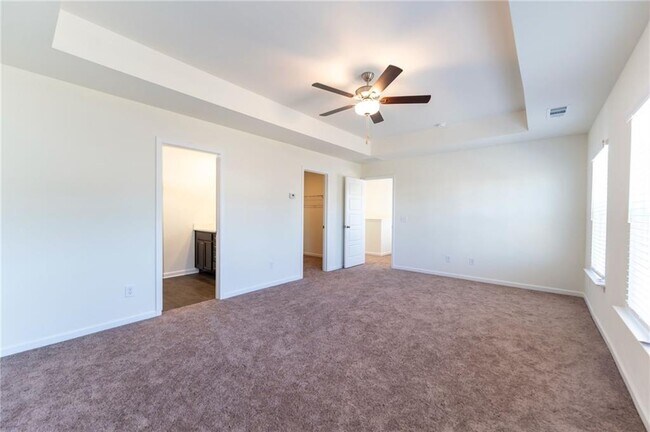 Building Photo - 31 Briarwood Dr E
