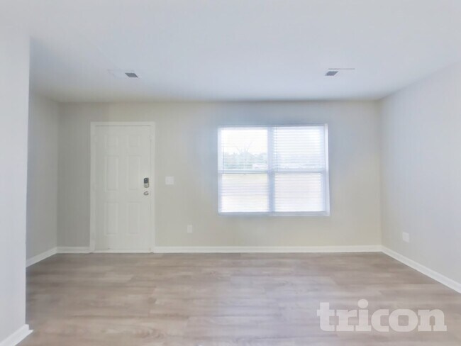 Building Photo - 1613 Brookgreen Ave