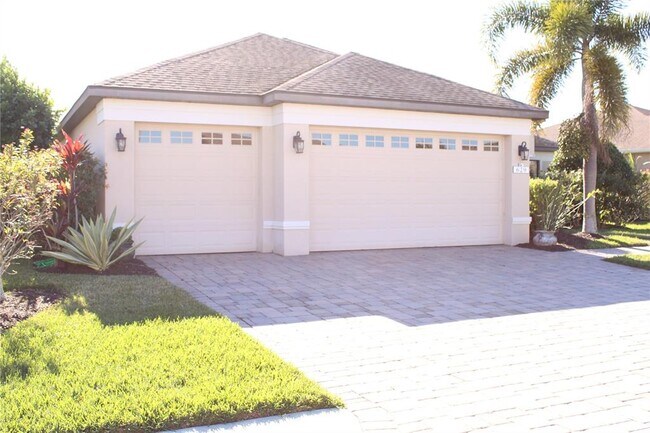 Building Photo - 629 Rosemary Cir