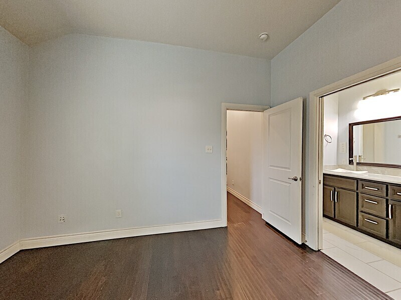 Building Photo - 1414 Record Crossing Rd