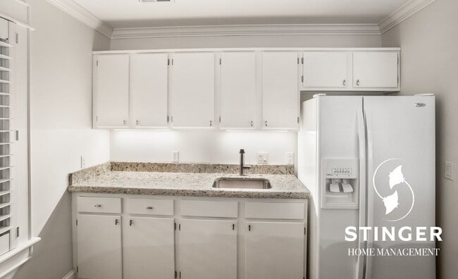 Building Photo - 150 Brickyard Point Rd S