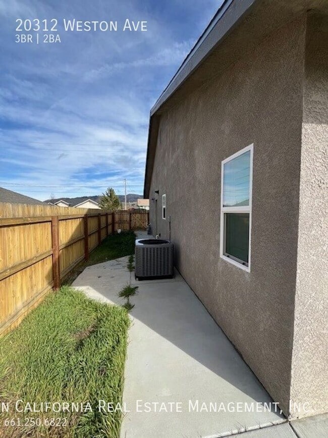 Building Photo - 20312 Weston Ave