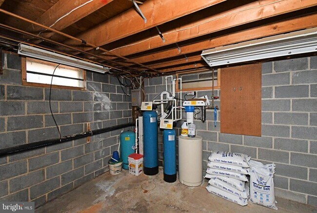 Building Photo - 306 Cedar Hill Rd