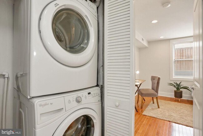 Building Photo - 43 Hanover Pl NW