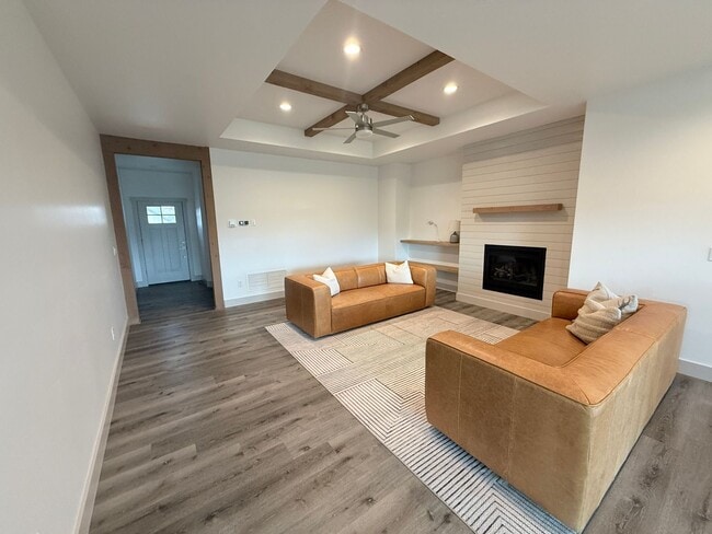 Building Photo - Stunning 4 Bed 3 Bath Single Family Home With Garage located Towards Canyon Ferry!