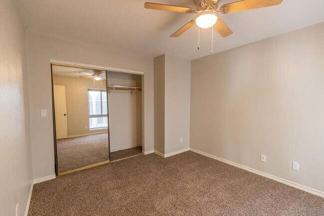 Building Photo - 2908 E Avenida Olivos