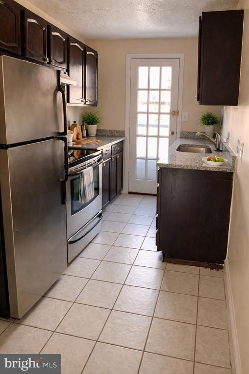 Building Photo - 126 Webster St NE