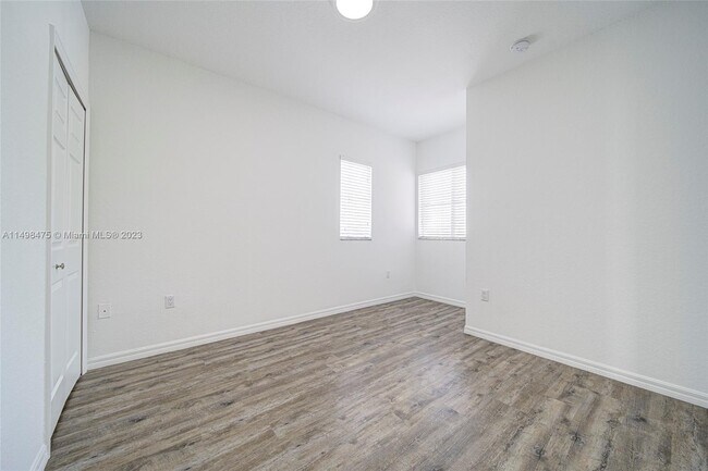 Building Photo - 10740 NW 83rd St