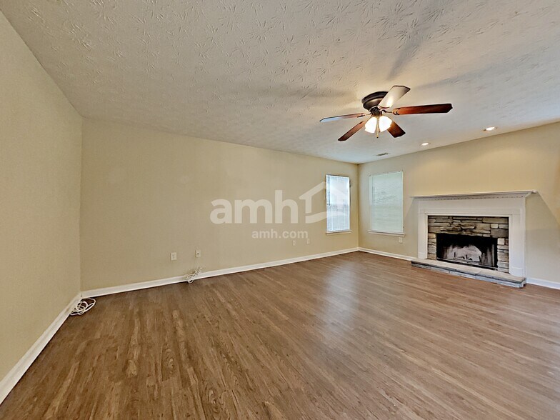 Building Photo - 3391 Hard Creek Ln