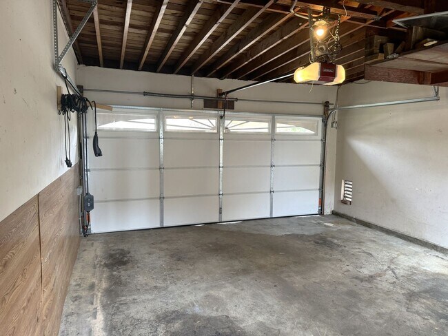 Building Photo - EXPANSIVE OCEAN VIEW from 2 balconies, VALUE Price in PDR